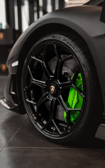 Обои 800x1280 колесо Lamborghini, черный, спортивная машина