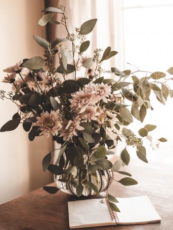 flower arrangement, aesthetic beige Wallpaper 2048x2732