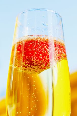 glass of champagne, yellow Wallpaper 3699x5549