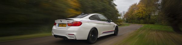 Обои 1590x400 BMW M4, высокая скорость