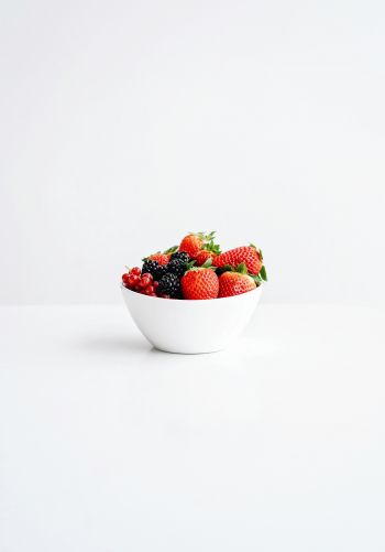 Обои 1668x2388 фрукты, ягода, на белом фоне