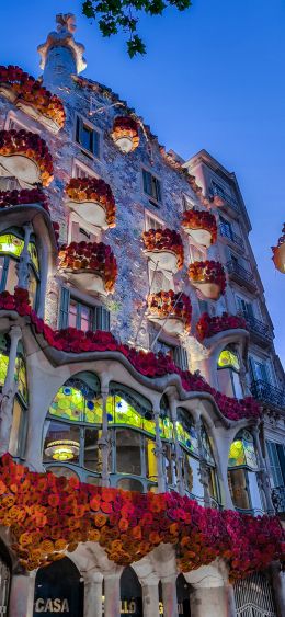 Barcelona, Spain, building Wallpaper 1080x2340