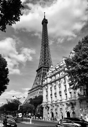 Обои 1640x2360 Эйфелева башня, черное и белое, Париж