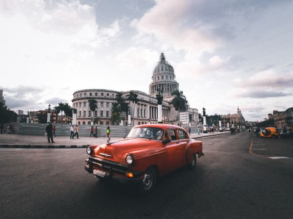 Обои 800x600 Гавана, Куба, город, ретро машина