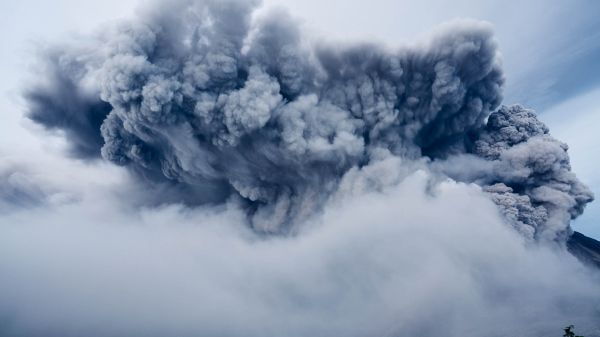 clouds, smoke, Gora Sinabung Wallpaper 1600x900