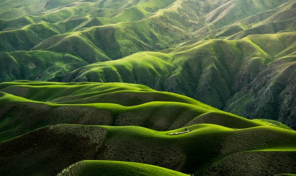 China, mountains, green Wallpaper 2600x1548