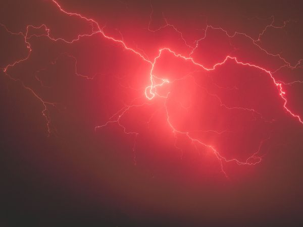 lightning, red Wallpaper 1024x768