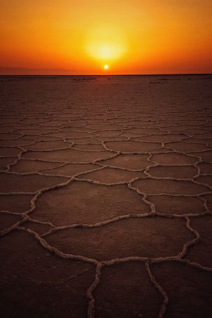 Lake Salt, Iran Wallpaper 640x960