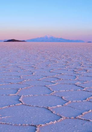 Solonchak Uyuni, Bolivia Wallpaper 1640x2360