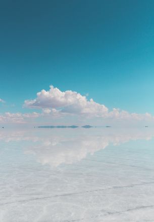 Solonchak Uyuni, Bolivia Wallpaper 1640x2360