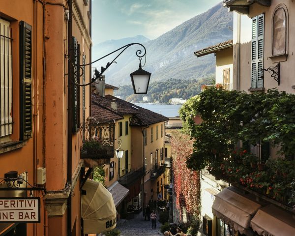 wine bar, lane, city, road Wallpaper 1280x1024