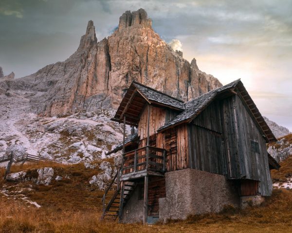 Violet Towers, tires, BJ, Italy, mountains Wallpaper 1280x1024