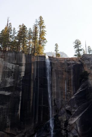 Vernal Falls, Yosemite Valley, California, USA Wallpaper 4025x6037
