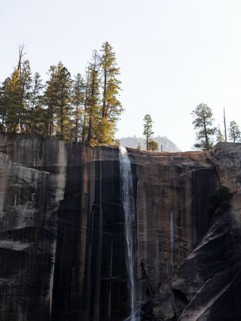 Vernal Falls, Yosemite Valley, California, USA Wallpaper 2048x2732