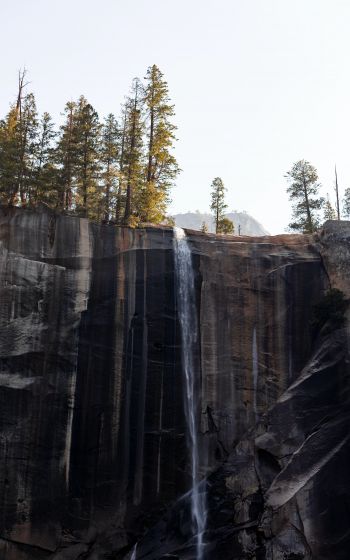 Vernal Falls, Yosemite Valley, California, USA Wallpaper 800x1280