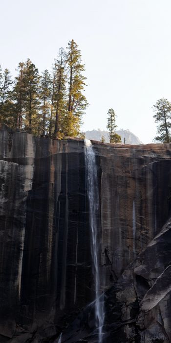 Vernal Falls, Yosemite Valley, California, USA Wallpaper 720x1440
