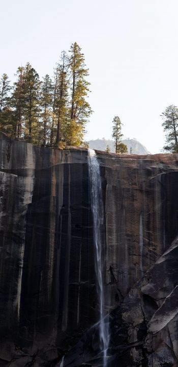 Vernal Falls, Yosemite Valley, California, USA Wallpaper 1080x2220