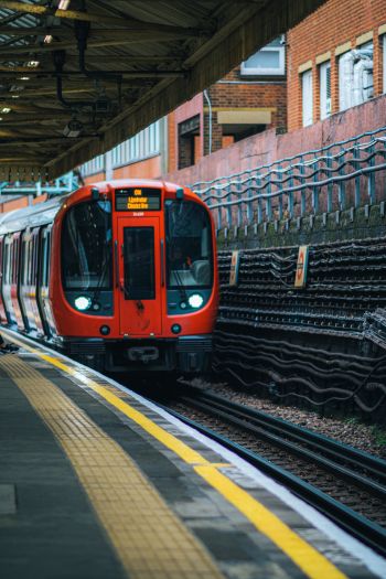 Обои 640x960 Лондон, Великобритания, поезд, метро