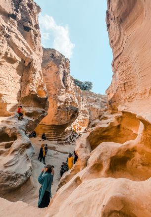 Cash, province of Hormozgan, Iran, gorge Wallpaper 1640x2360