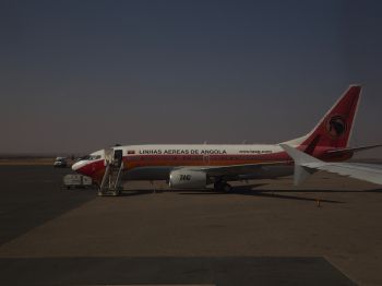 Обои 800x600 Виндхук, Намибия, самолет