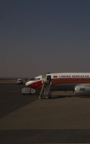Обои 1752x2800 Виндхук, Намибия, самолет