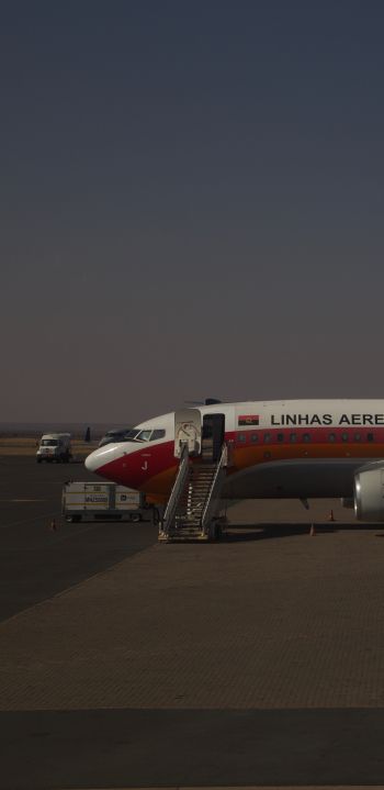 Обои 1440x2960 Виндхук, Намибия, самолет