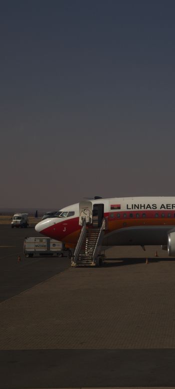 Обои 1440x3200 Виндхук, Намибия, самолет