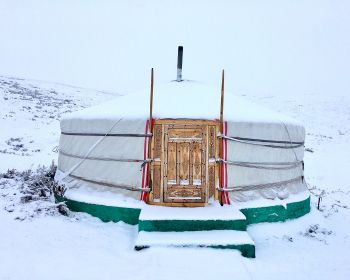 Mongolia, tent, winter Wallpaper 1280x1024