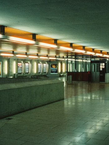 Обои 1668x2224 Метро Friedrich-Ebert-Platz, Нюрнберг, Бавария, метро