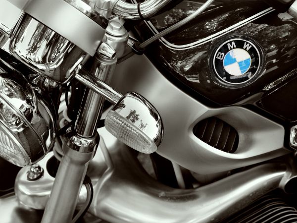 Обои 800x600 BMW, логотип, хром