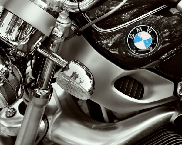 Обои 1280x1024 BMW, логотип, хром