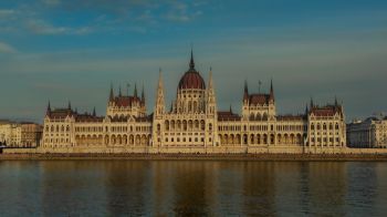 Обои 1366x768 Будапешт, Венгрия, парламент, строительство