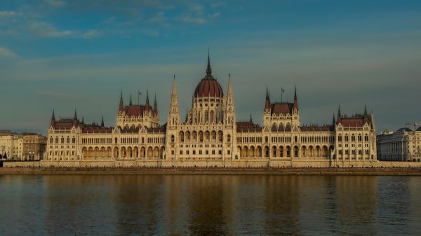Budapest, hungary, parliament, construction Wallpaper 2560x1440