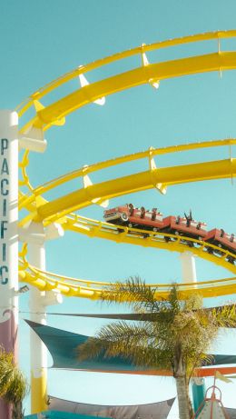 Santa Monica Pier, Santa Monica, California, USA Wallpaper 640x1136