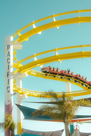 Santa Monica Pier, Santa Monica, California, USA Wallpaper 640x960