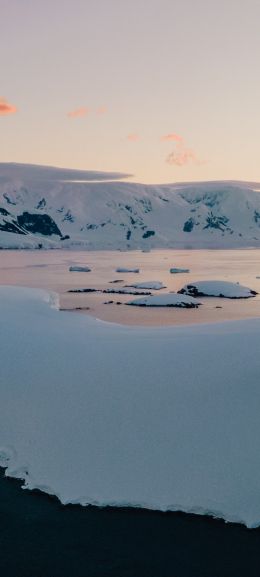 Обои 720x1600 Антарктида, озеро, горные сопки
