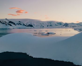Antarctica, lake, mountain hills Wallpaper 1280x1024