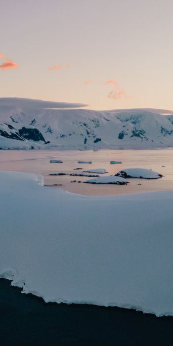 Обои 720x1440 Антарктида, озеро, горные сопки