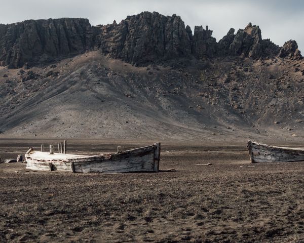 dead lands, old boats, sands Wallpaper 1280x1024