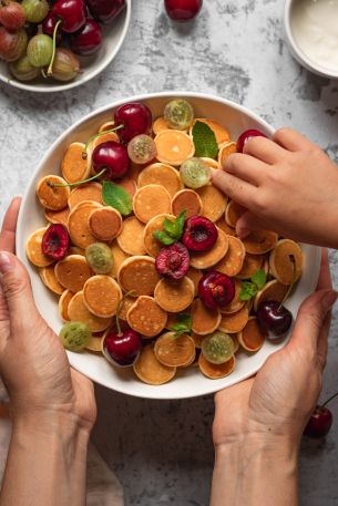 breakfast, fritters, fruit Wallpaper 640x960