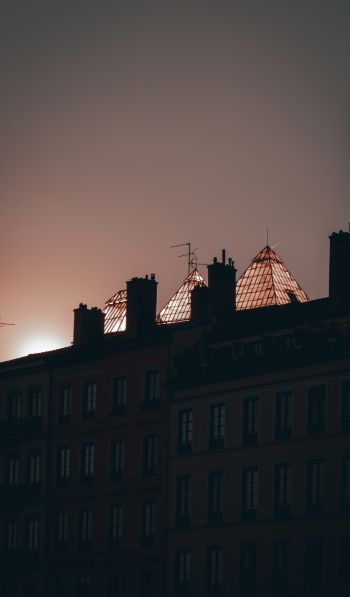 Обои 600x1024 Лион, Франция, стеклянные пирамиды