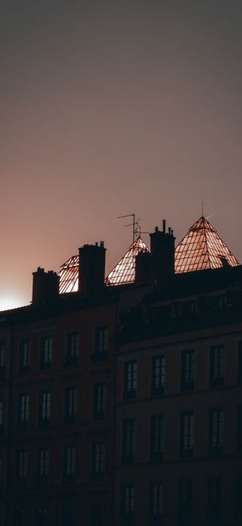 Обои 1080x2340 Лион, Франция, стеклянные пирамиды