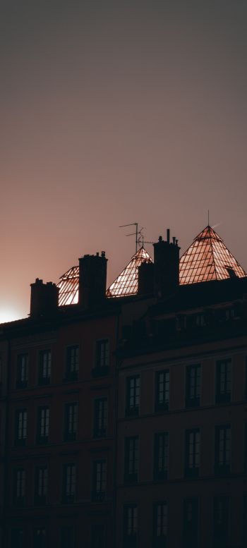 Обои 1440x3200 Лион, Франция, стеклянные пирамиды