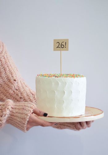 Обои 1668x2388 торт, бежевый, с днем рождения
