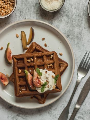 healthy breakfast, waffles Wallpaper 2048x2732