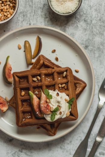 healthy breakfast, waffles Wallpaper 640x960