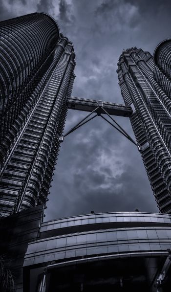 Petronas Towers, downtown Kuala Lumpur Wallpaper 600x1024