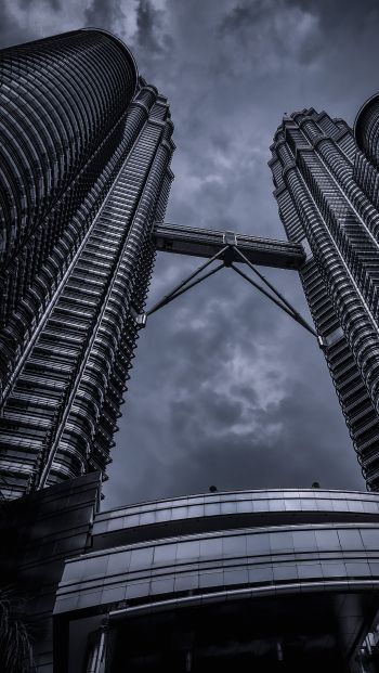 Petronas Towers, downtown Kuala Lumpur Wallpaper 640x1136