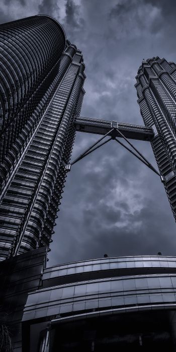 Petronas Towers, downtown Kuala Lumpur Wallpaper 720x1440