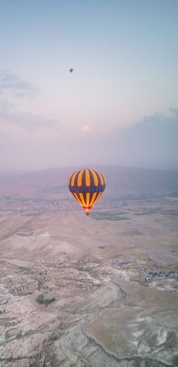 Goreme, Nevsehir Center / Nevsehir Province, Turkey Wallpaper 1080x2220